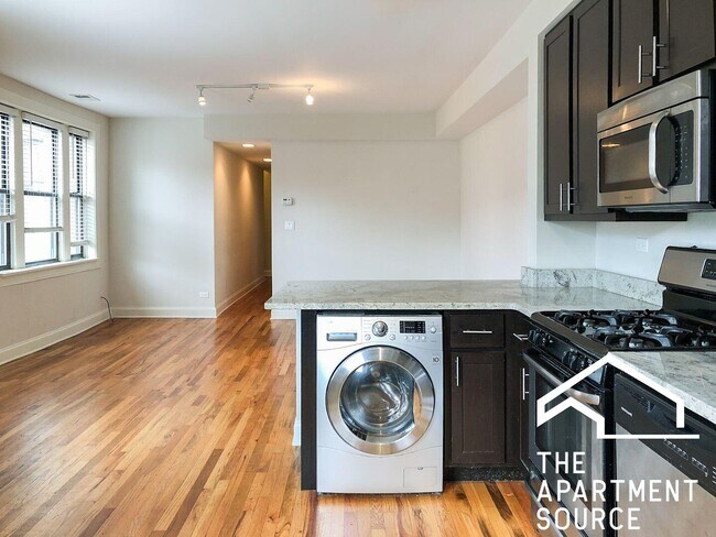 Foto del edificio - 2229 W Wilson Ave