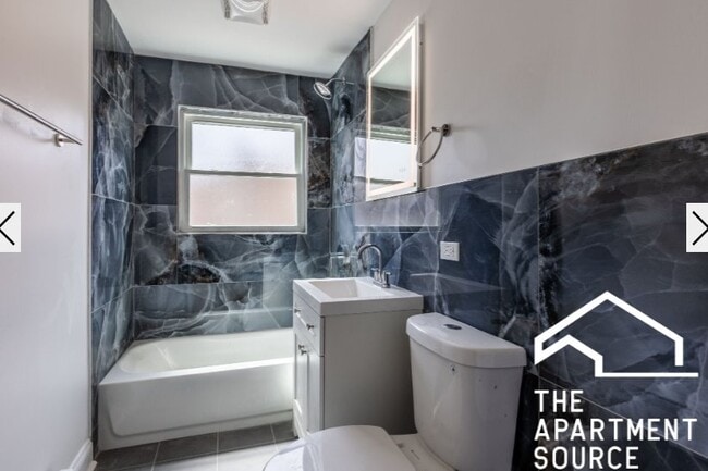 Foto del edificio - 4818 N St Louis Ave