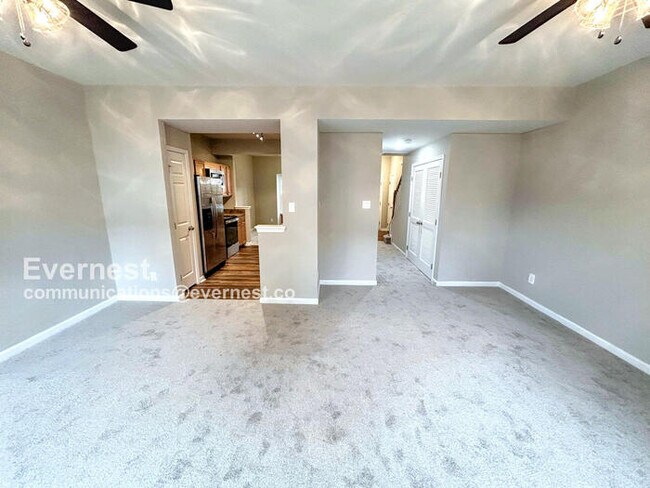 Building Photo - Richmond Home with Central AC, Fenced Yard...