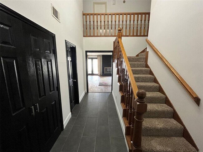 Foto del edificio - 2115 Redcliff Dr