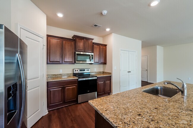 Building Photo - 499 Clover Cir, Springville, AL