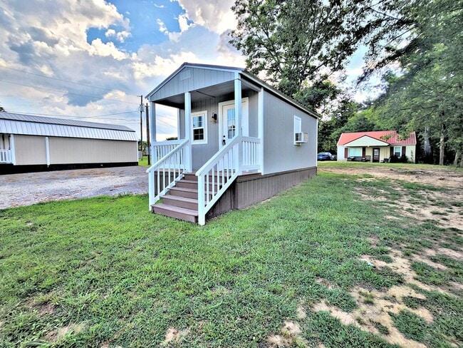 Building Photo - Tiny house for rent Hartselle