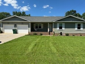 Building Photo - 1433 Garden Farm Dr