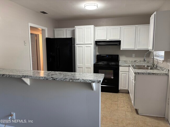 Building Photo - 1739 Cesery Blvd