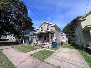 Building Photo - 27 E 6th St