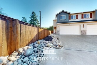 Building Photo - 15539-15533 Leah Ave SE