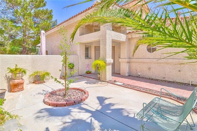 Building Photo - GUARD GATED DESERT SHORES RACQUET CLUB 3 B...