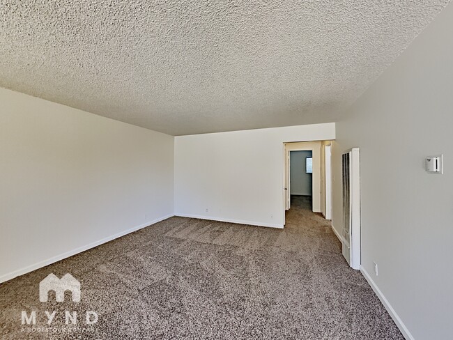 Building Photo - 870 Burbank Dr