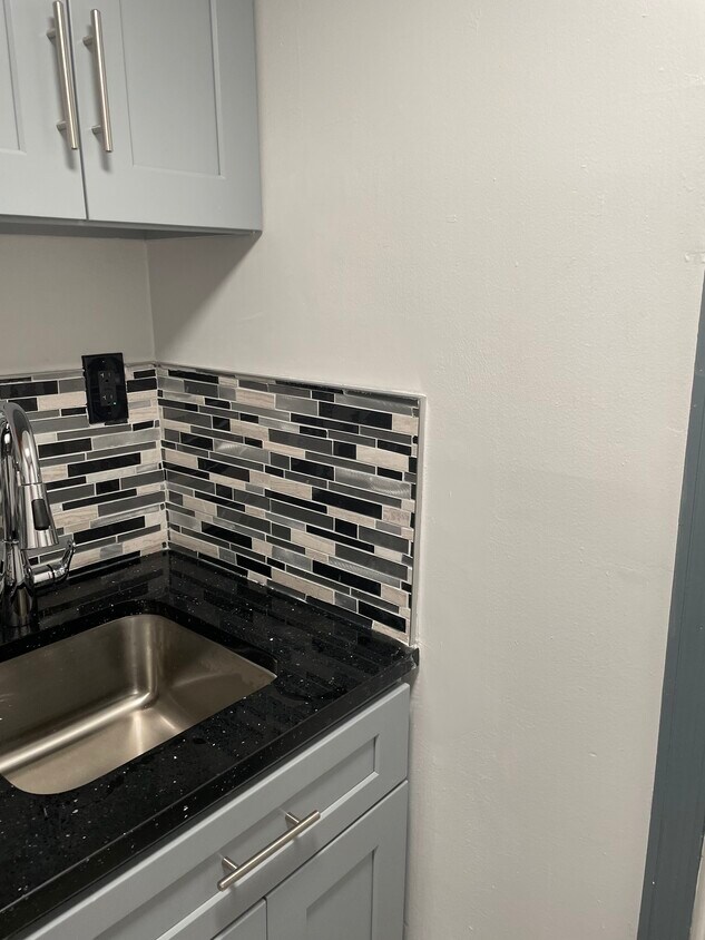 Primary Photo - 283 E 54th St