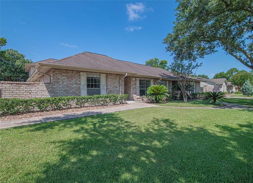 17122 Blackhawk Blvd, Friendswood, TX 77546 Condo for Rent in