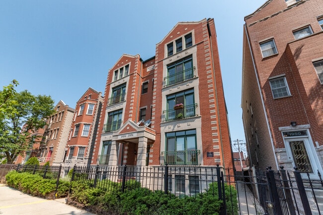 Building Photo - 1954 W Diversey Pky
