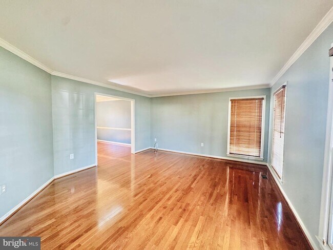 Foto del edificio - 28 Scotland Cir