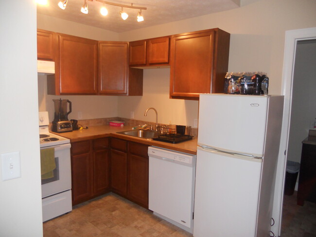 Building Photo - 136 N Mantua St