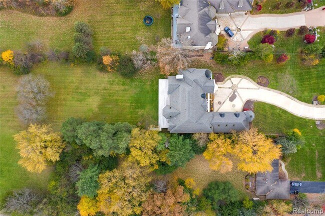 Foto del edificio - 3425 W Long Lake Rd