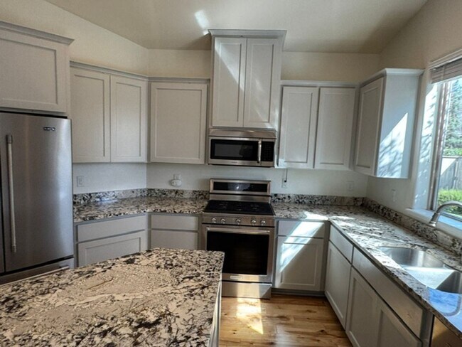 Building Photo - 2435 Bridgewater Way