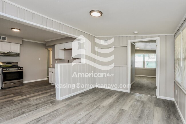 Building Photo - 9765 Dennis Dr