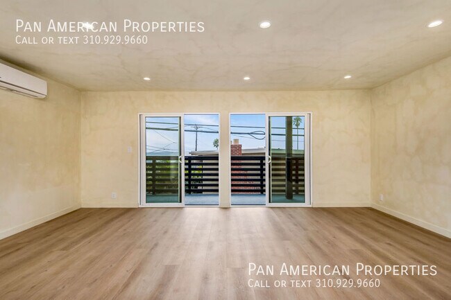 Building Photo - 1105 N Pacific Coast Hwy