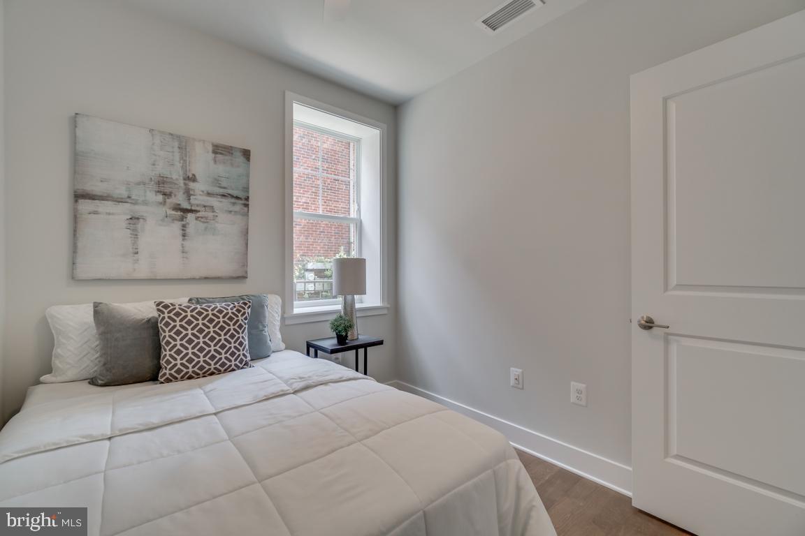 Primary Photo - 2205 40th Pl NW