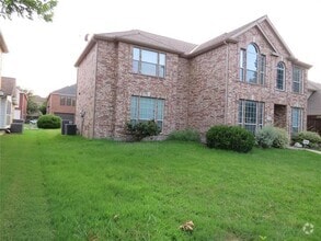 Building Photo - 7585 Ravenhill Dr