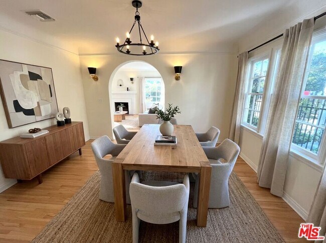 Building Photo - 958 N Vista St