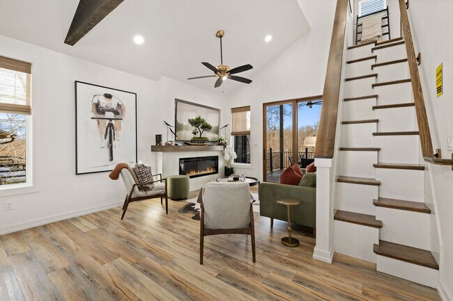 Building Photo - 2104 Almand Dr