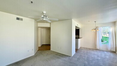 Building Photo - 4925 E Desert Cove Ave