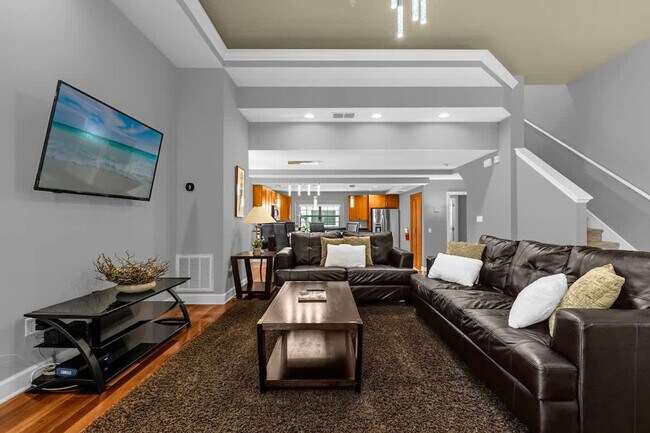 Building Photo - 14590 Damai Ln