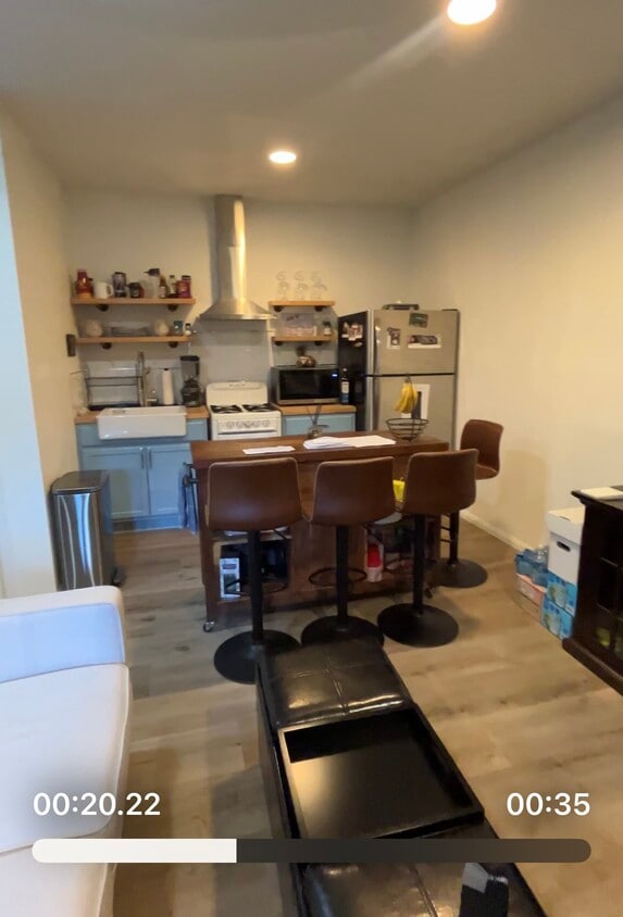 Foto principal - 16616 Haynes St