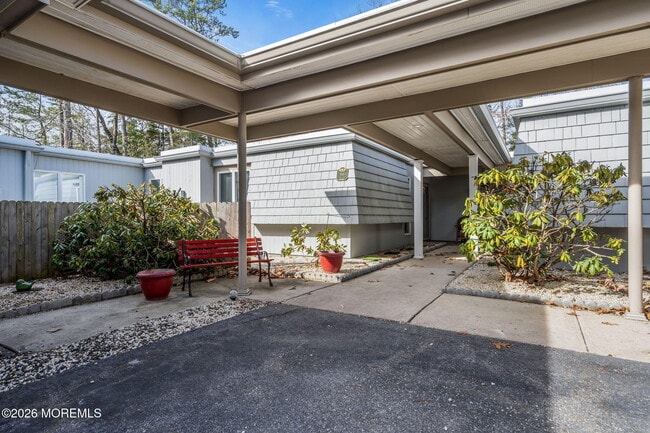 Building Photo - 166 E Holly Ln