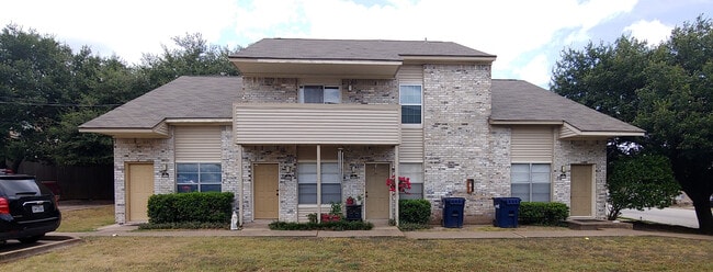 Building Photo - 1100 Spring Loop