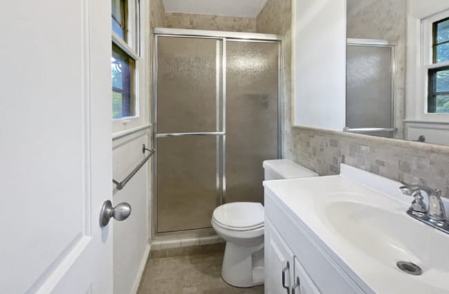 Foto del edificio - 7701 E 118th Terrace