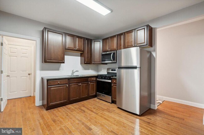 Foto del edificio - 4602 Longshore Ave