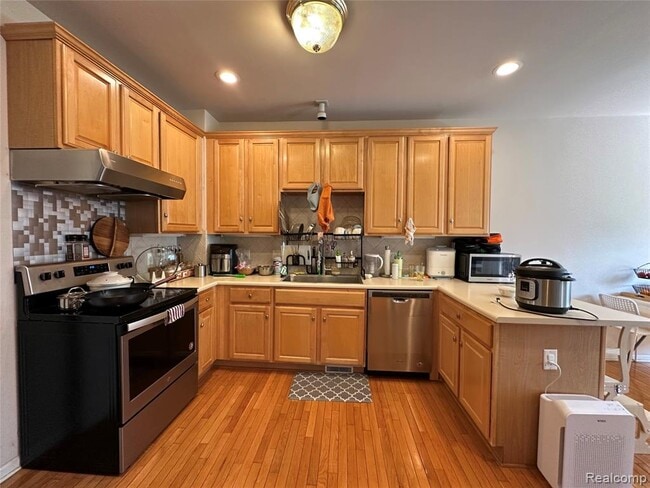 Building Photo - 41827 Yeats Dr