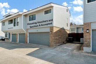 Building Photo - 17490 Meandering Way