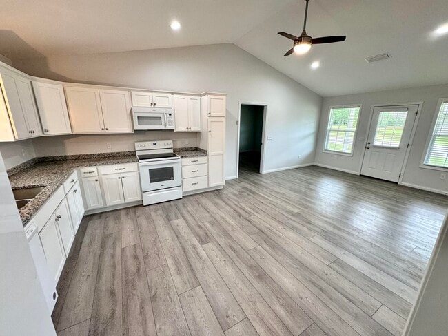 Building Photo - 98 Timothy Dr