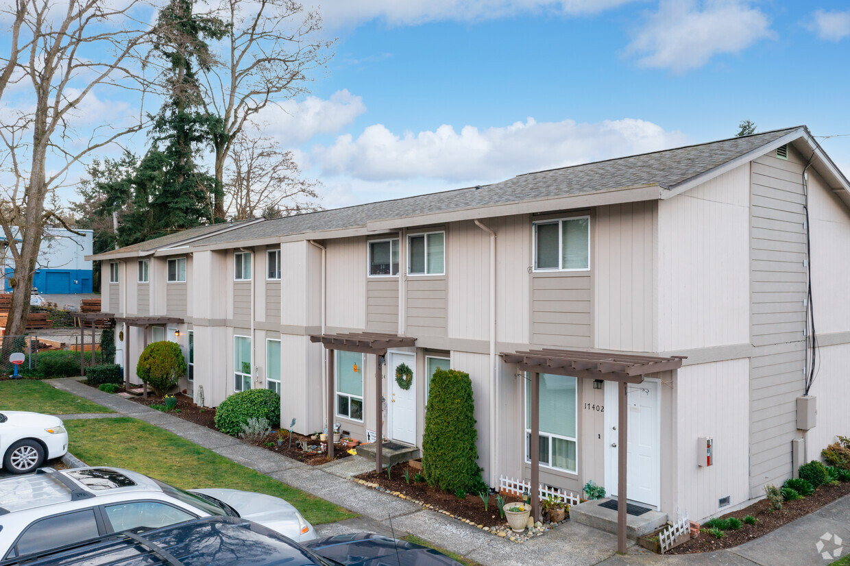 Primary Photo - North Country Apartments