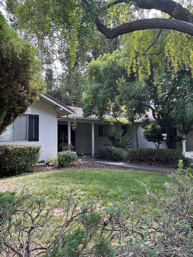 Foto del edificio - Spacious home in Waverly Park Neighborhood