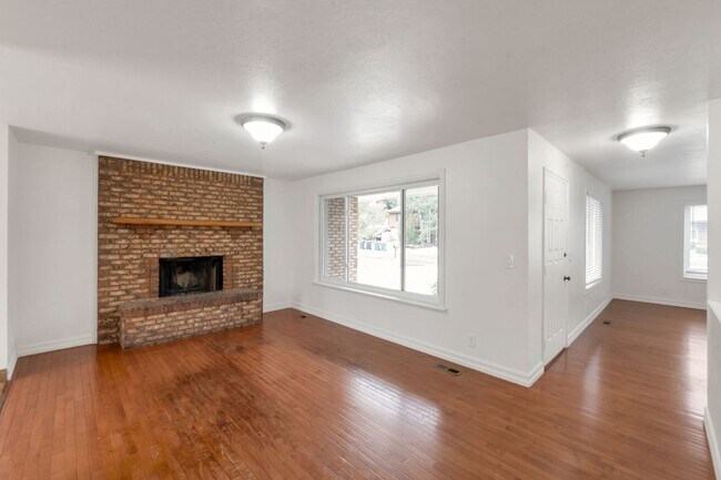 Building Photo - 2237 Karalee Way