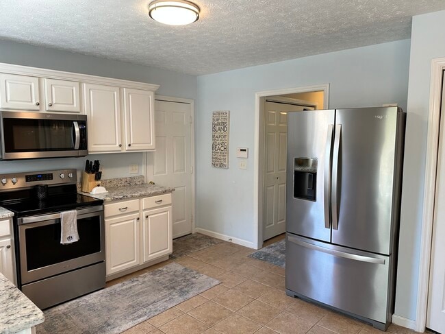 Building Photo - 409 Star Hill Dr