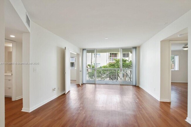 Foto del edificio - 3605 NE 207th St