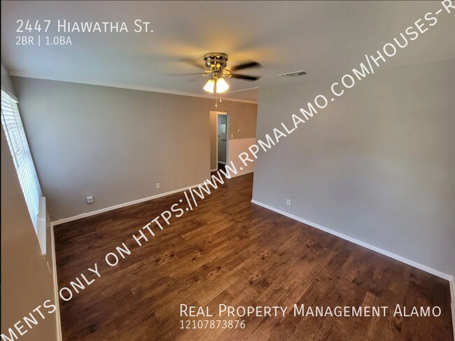 Foto del edificio - 2447 Hiawatha St