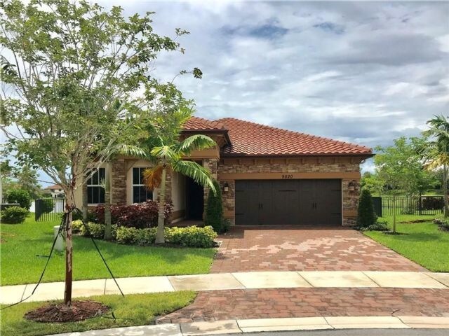 Foto principal - 9820 S Miralago Way