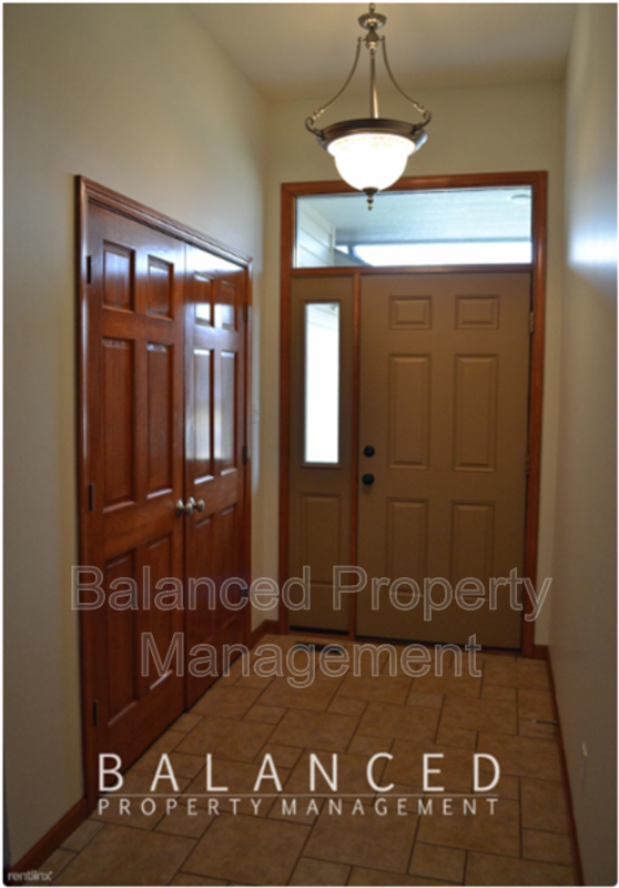 Building Photo - 2510 SW Chauncey Dr
