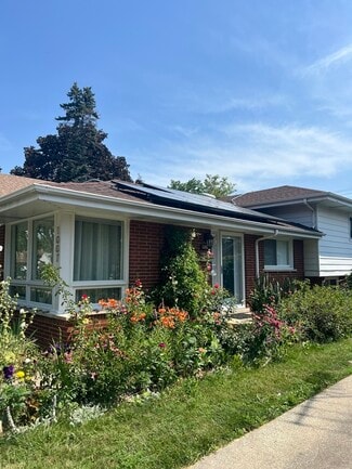 Building Photo - 1007 Bristol Ave