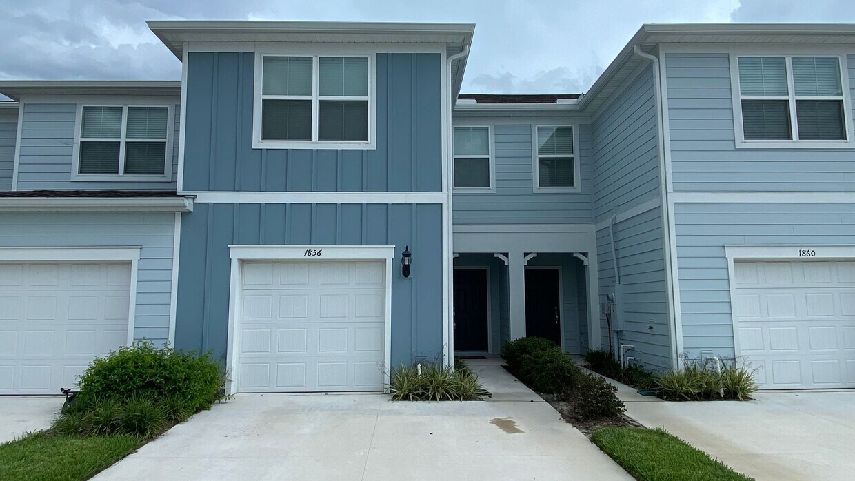 Primary Photo - Move In Special! 3 Bedroom, 2.5 Bath Town ...