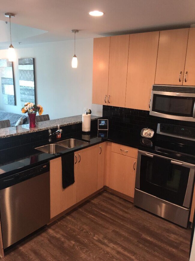 Foto del edificio - 777 N Ashley Dr