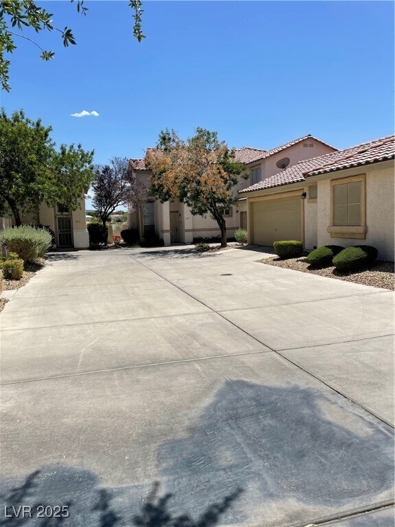 Foto del edificio - 2413 Cliffwood Dr