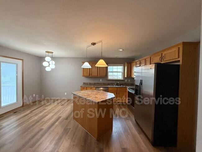 Foto del edificio - 2009 Cedarwood Ct
