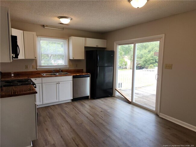 Foto del edificio - 5693A Archer Rd