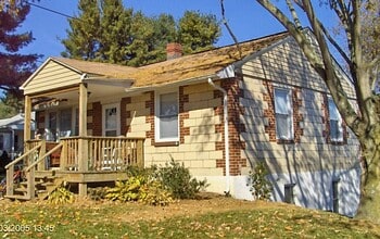 Building Photo - 1818 Brooksfield Rd